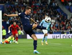 Teknik Shooting Keras dan Akurat Menggunakan Punggung Kaki dalam Sepak Bola